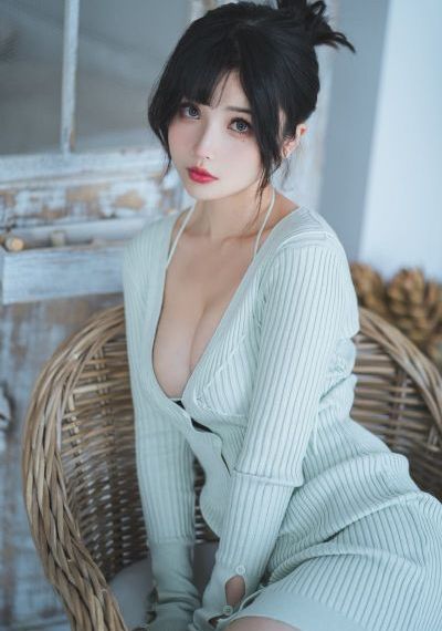 白蛇呻吟双腿大开H_高清免费观看视频