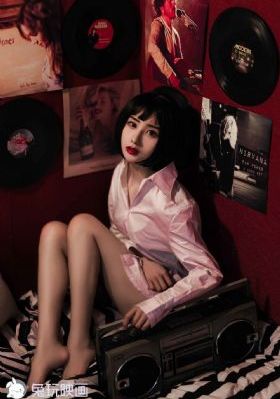 《年轻女教师4》在线播放_超清迅雷电影在线